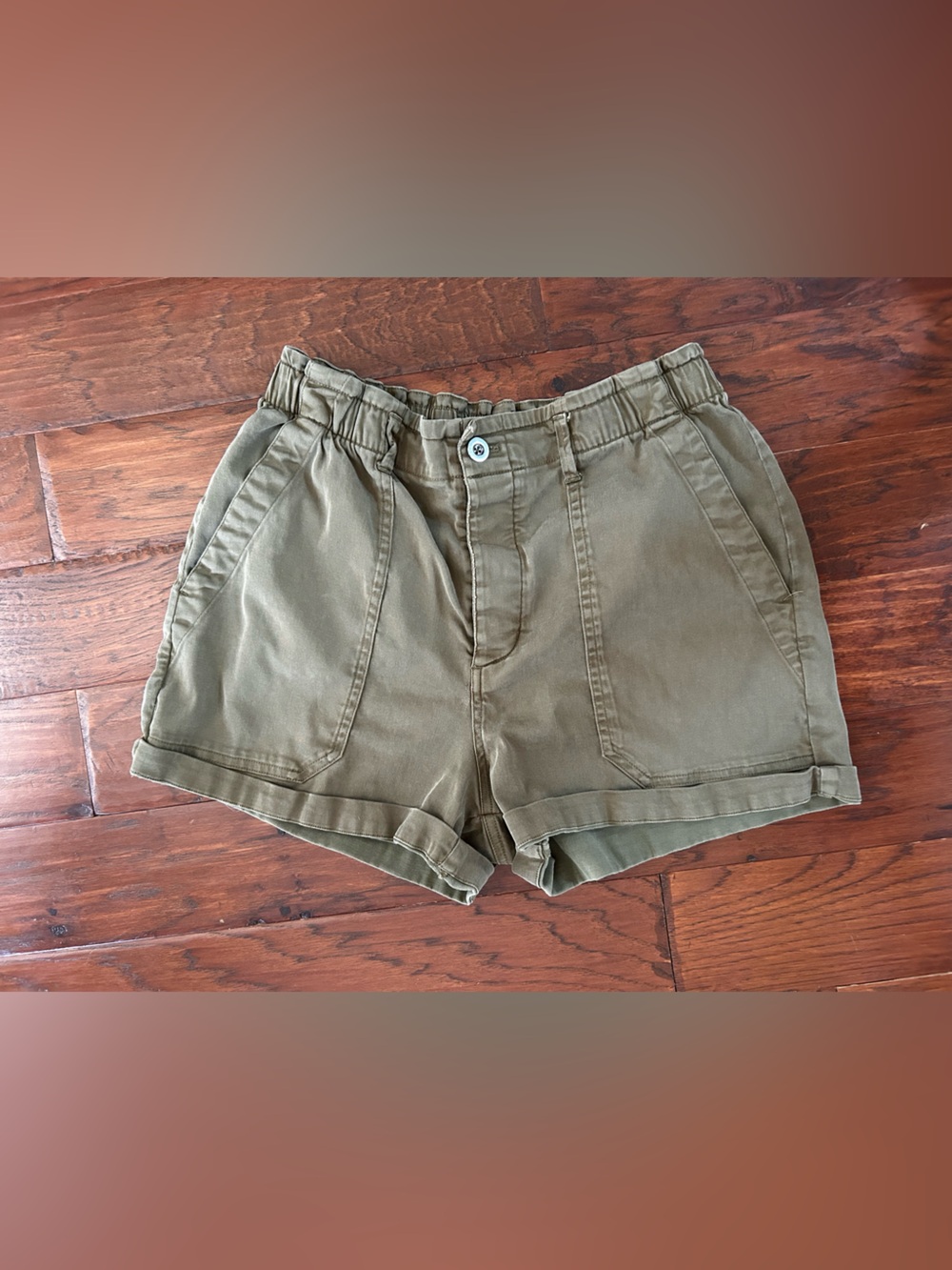 Eddie Bauer Casual Women's Olive Green Relaxed Shorts